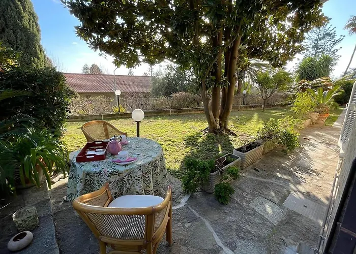 펜션 Casa Alice - Tranquilla Casa Con Giardino 보르디게라